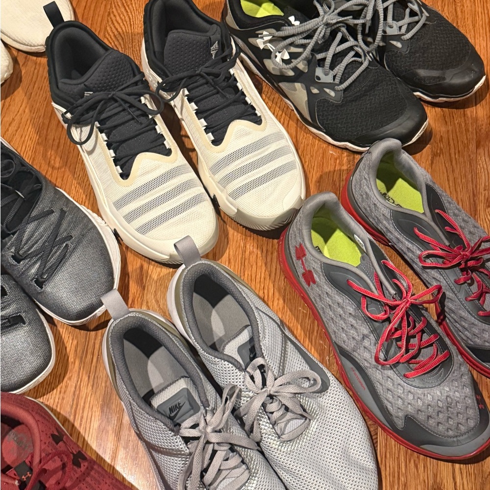 Nike Men's Black and Gray Sneakers